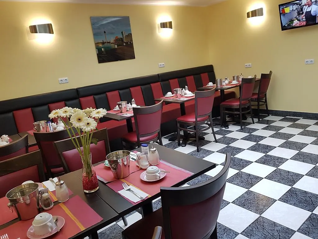 Hotel Diana デュッセルドルフ ドイツ